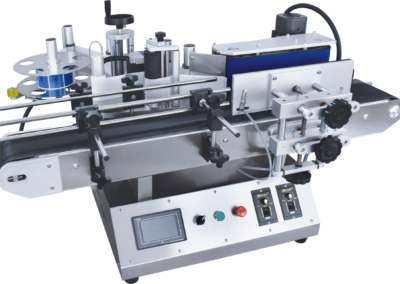 Conveyor labelling machine